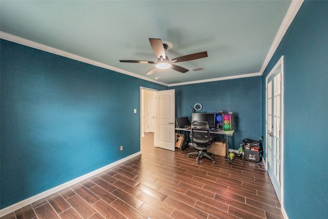 337 Snapdragon Court, Burleson, TX 76028