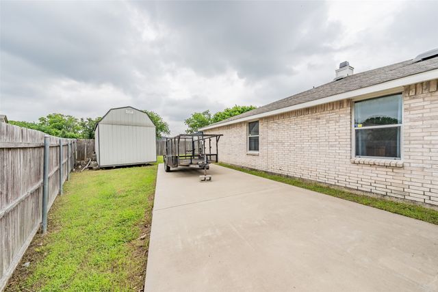 337 Snapdragon Court, Burleson, TX 76028