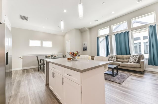 5902 Gardendale Drive B, Houston, TX 77092