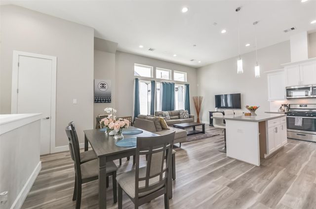 5902 Gardendale Drive B, Houston, TX 77092