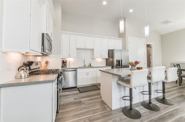 5902 Gardendale Drive B, Houston, TX 77092