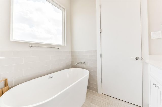 5902 Gardendale Drive B, Houston, TX 77092