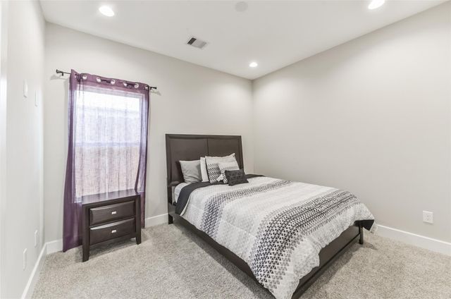 5902 Gardendale Drive B, Houston, TX 77092