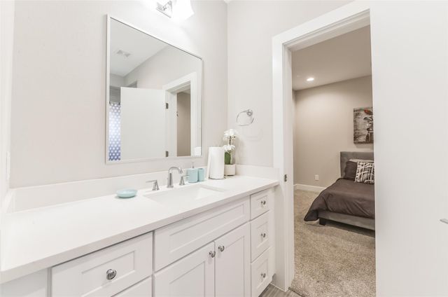 5902 Gardendale Drive B, Houston, TX 77092