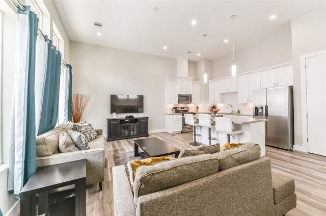 5902 Gardendale Drive B, Houston, TX 77092