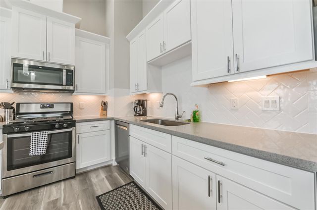 5902 Gardendale Drive B, Houston, TX 77092