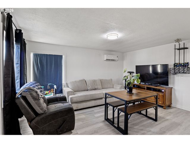 380 Nw CARY St, Winston, OR 97496