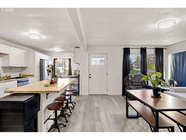 380 Nw CARY St, Winston, OR 97496