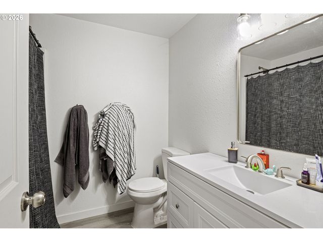 380 Nw CARY St, Winston, OR 97496