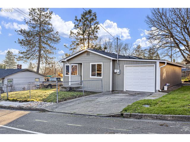 380 Nw CARY St, Winston, OR 97496