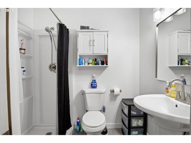 380 Nw CARY St, Winston, OR 97496