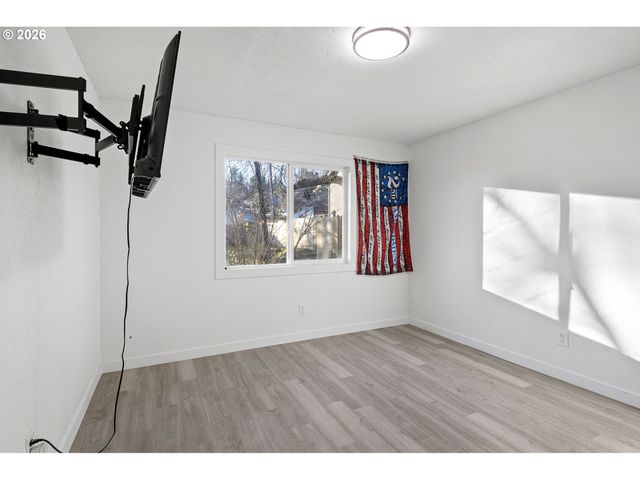 380 Nw CARY St, Winston, OR 97496