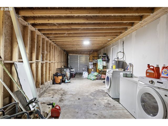 380 Nw CARY St, Winston, OR 97496