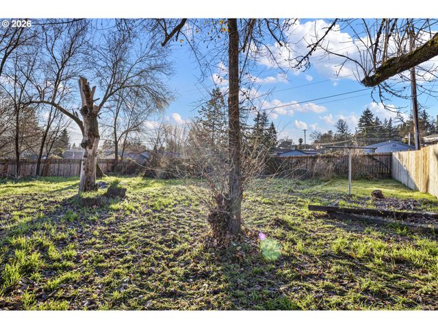 380 Nw CARY St, Winston, OR 97496