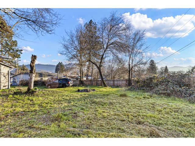 380 Nw CARY St, Winston, OR 97496