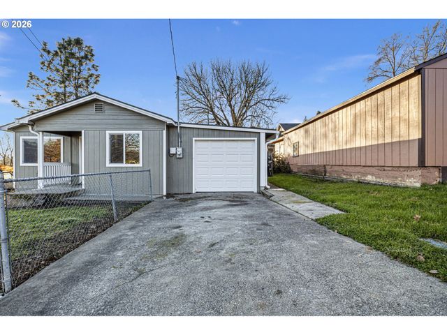 380 Nw CARY St, Winston, OR 97496