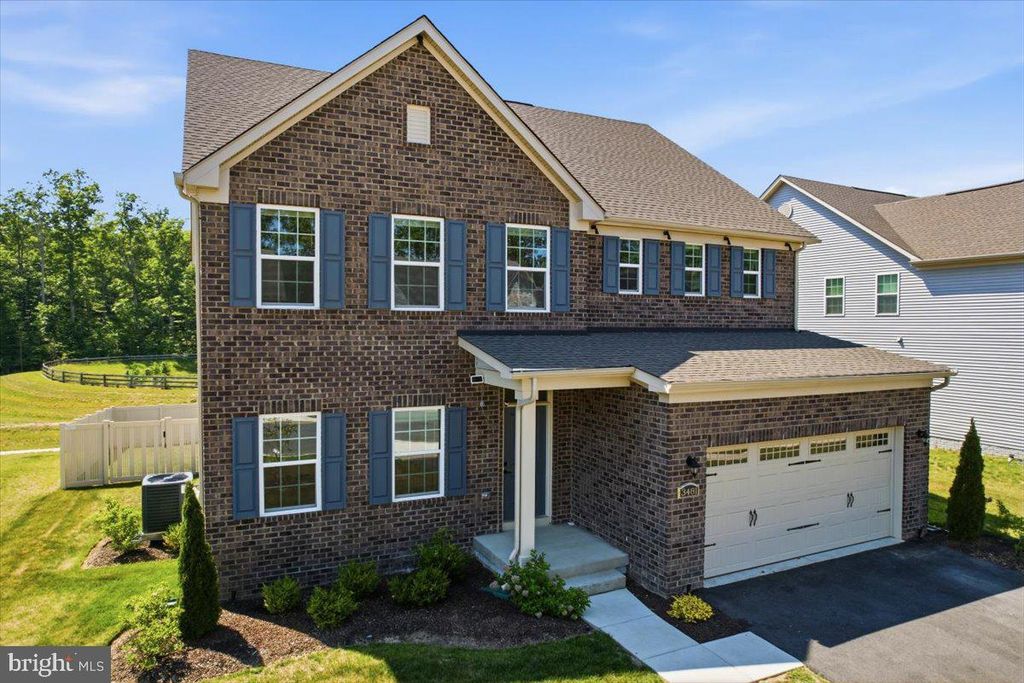 Image 2 of property listing at 3481 MARYLEA CT, Waldorf, MD 20603