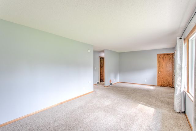 125 Yoho Drive, Anoka, MN 55303
