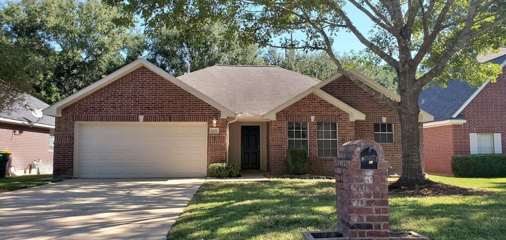 1207 Toby Lane, Conroe, TX 77301
