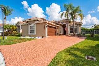 10827 La Salinas Circle, Boca Raton, FL 33428
