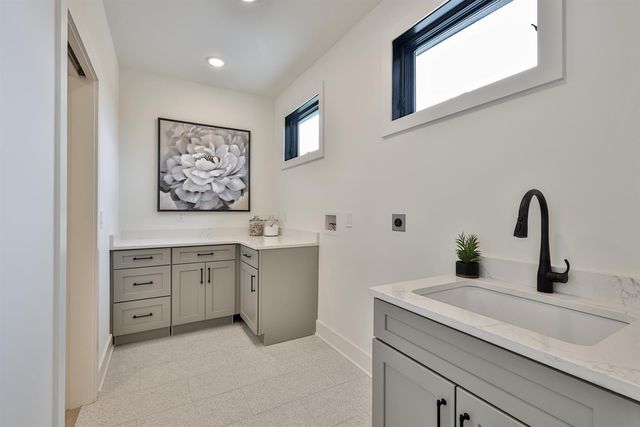 1164 Vistapointe Drive, Park Hills, KY 41011