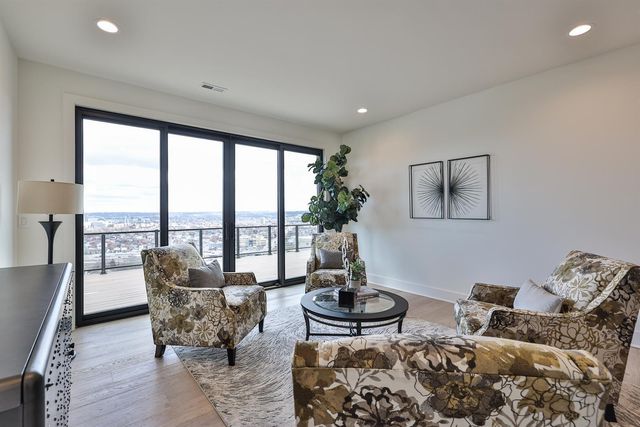 1164 Vistapointe Drive, Park Hills, KY 41011