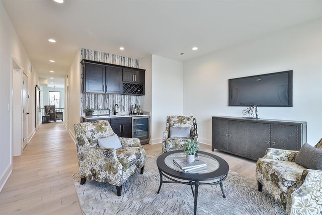 1164 Vistapointe Drive, Park Hills, KY 41011