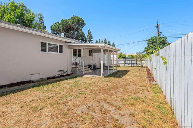1174 E Madison Ave., El Cajon, CA 92021