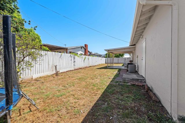1174 E Madison Ave., El Cajon, CA 92021