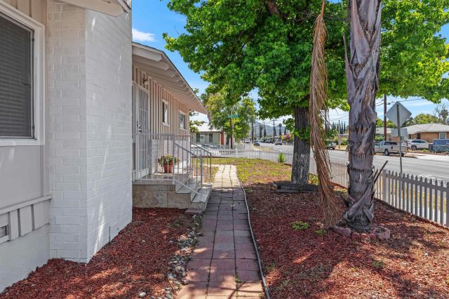 1174 E Madison Ave., El Cajon, CA 92021