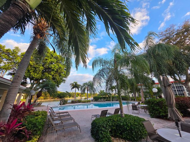 3100 NE 48th Court 113, Lighthouse Point, FL 33064