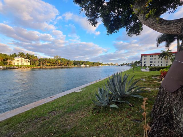 3100 NE 48th Court 113, Lighthouse Point, FL 33064