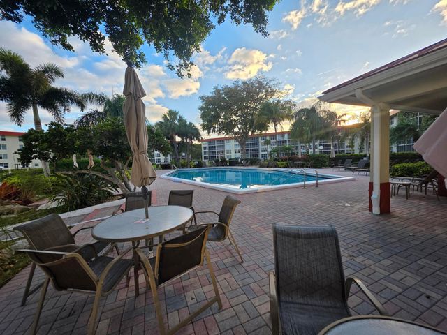 3100 NE 48th Court 113, Lighthouse Point, FL 33064