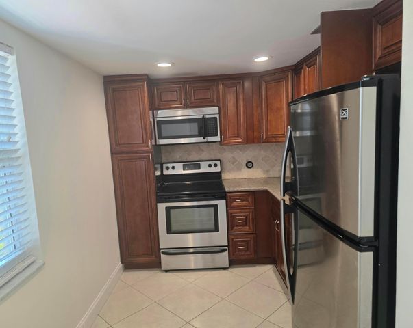 3100 NE 48th Court 113, Lighthouse Point, FL 33064