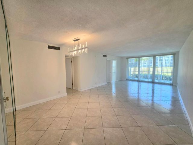 3100 NE 48th Court 113, Lighthouse Point, FL 33064