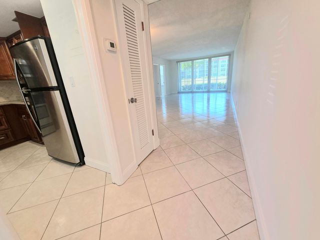 3100 NE 48th Court 113, Lighthouse Point, FL 33064