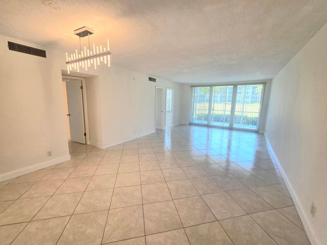 3100 NE 48th Court 113, Lighthouse Point, FL 33064