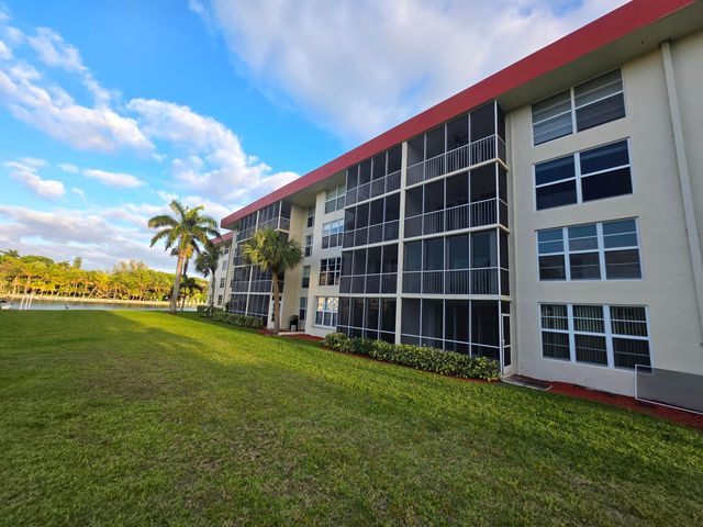3100 NE 48th Court 113, Lighthouse Point, FL 33064