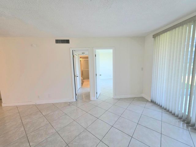 3100 NE 48th Court 113, Lighthouse Point, FL 33064