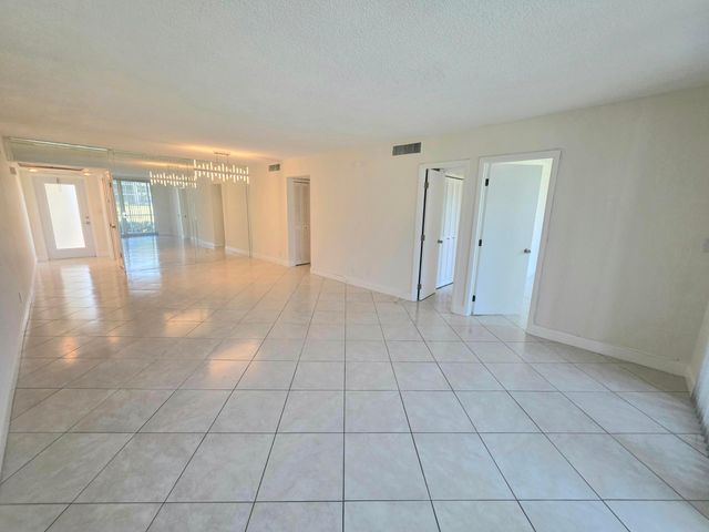3100 NE 48th Court 113, Lighthouse Point, FL 33064