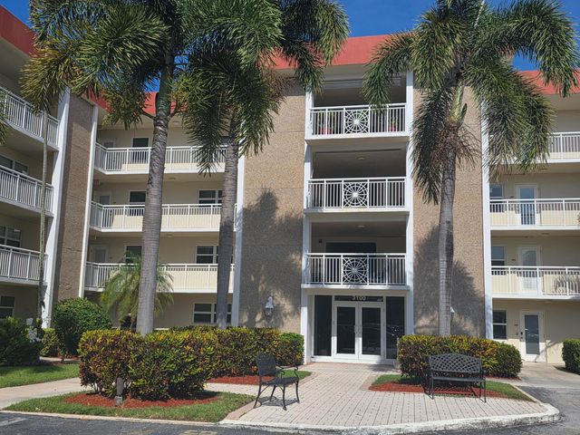 3100 NE 48th Court 113, Lighthouse Point, FL 33064