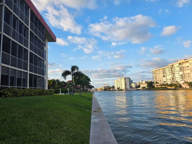3100 NE 48th Court 113, Lighthouse Point, FL 33064