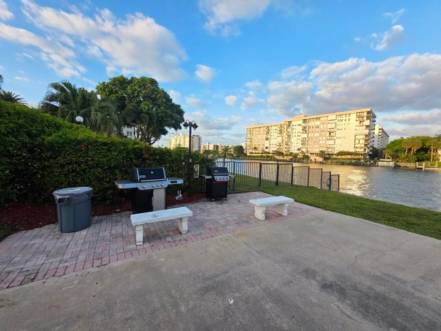 3100 NE 48th Court 113, Lighthouse Point, FL 33064