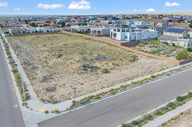 8015 Camino Alderete NW, Albuquerque, NM 87120