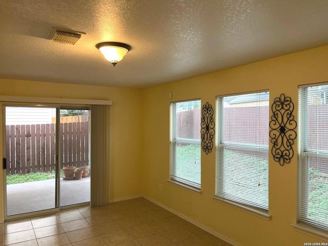 2242 Beacon Crk, San Antonio, TX 78213