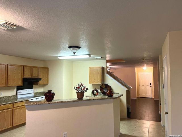 2242 Beacon Crk, San Antonio, TX 78213