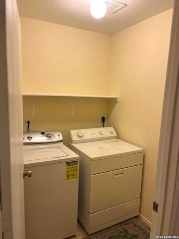 2242 Beacon Crk, San Antonio, TX 78213