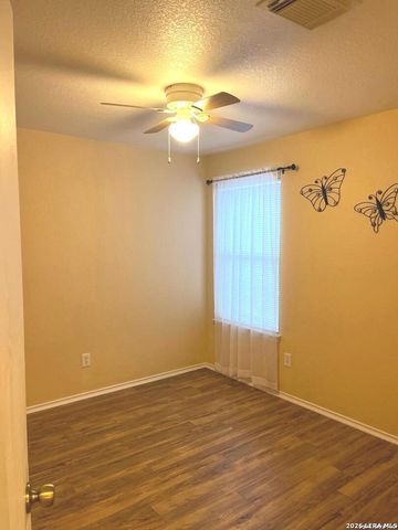 2242 Beacon Crk, San Antonio, TX 78213