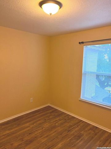 2242 Beacon Crk, San Antonio, TX 78213