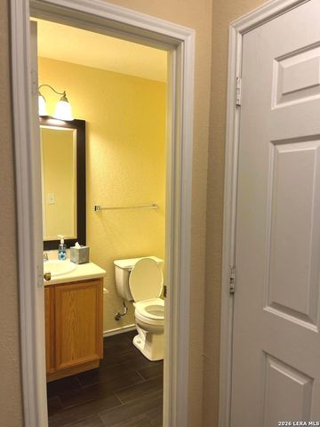 2242 Beacon Crk, San Antonio, TX 78213